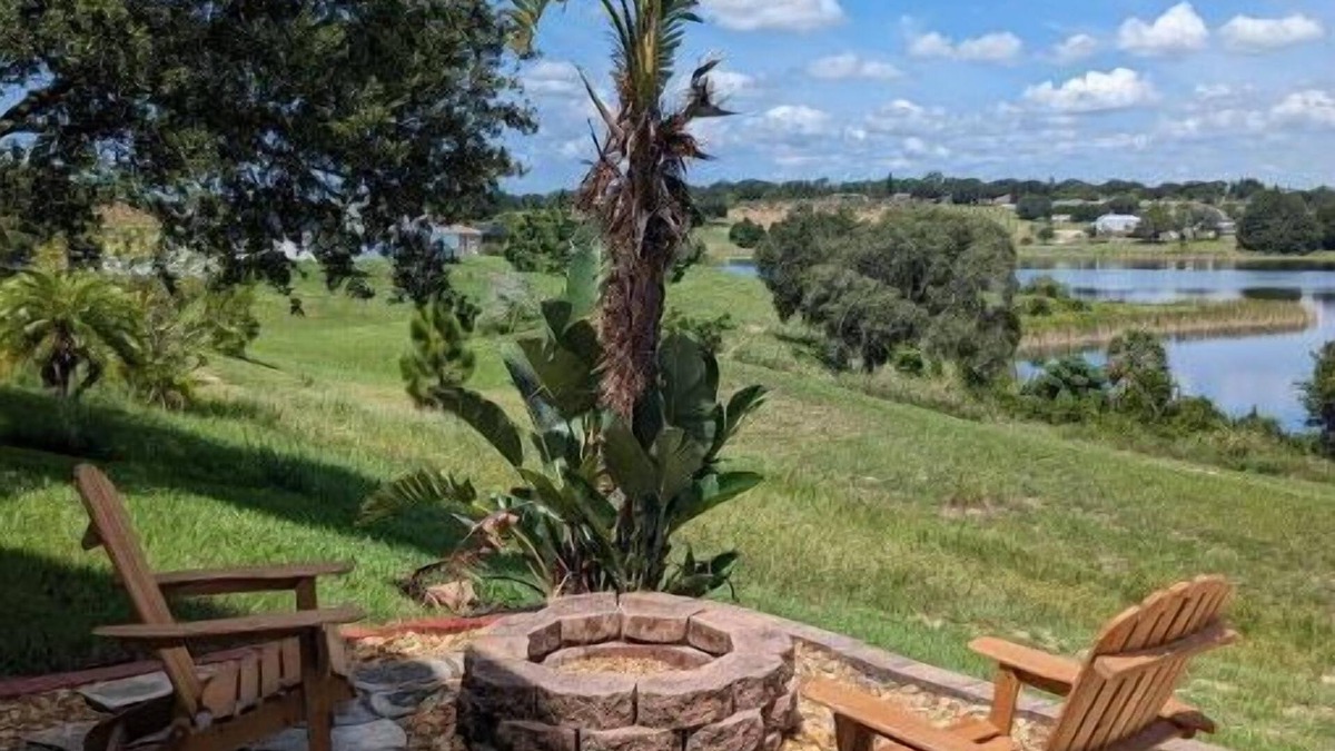 Dundee House | Charming 4/3 in the Heart of Central Florida Upgraded appliances and furnishings