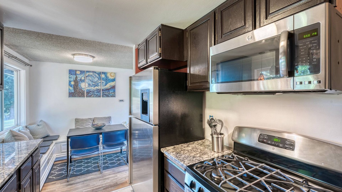 Cascade House | Charming 4 BDRM /1 Bath Home ♠ Mins from Airport