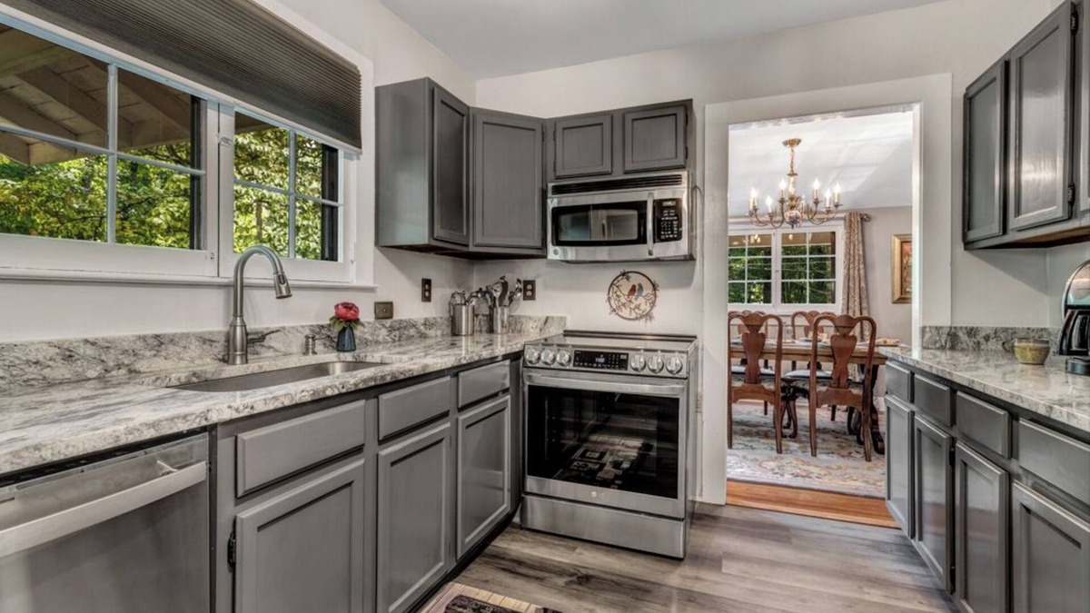 Ridgecrest Cottage | Charming 4-bedroom cottage in welcoming Black Mountain with WiFi.