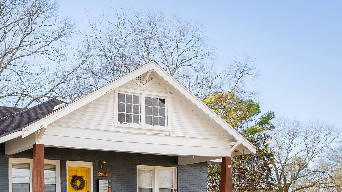 Florence House | Charming 4-bedroom 3bath house in terrific Florence with WiFi, AC