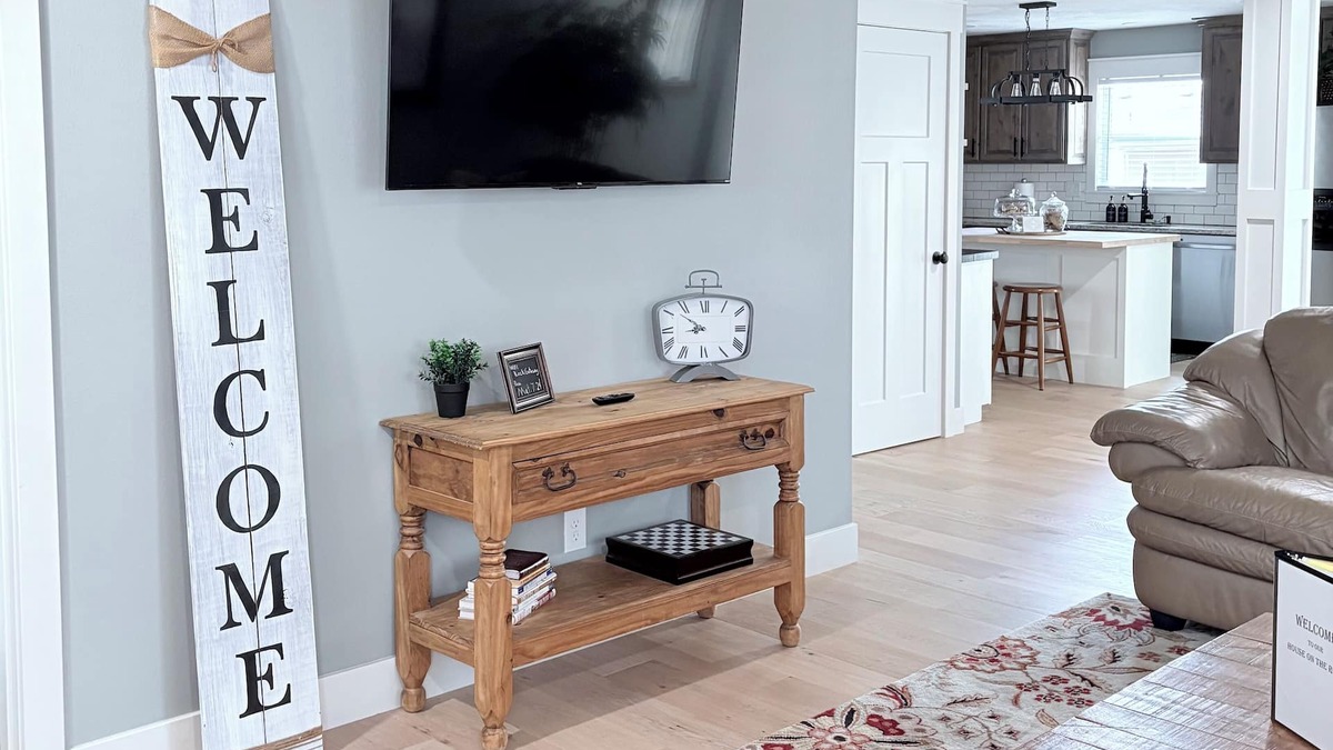 Aurora House | Charming 4-bedroom, all new-century old treasure, located near Mercy hospital