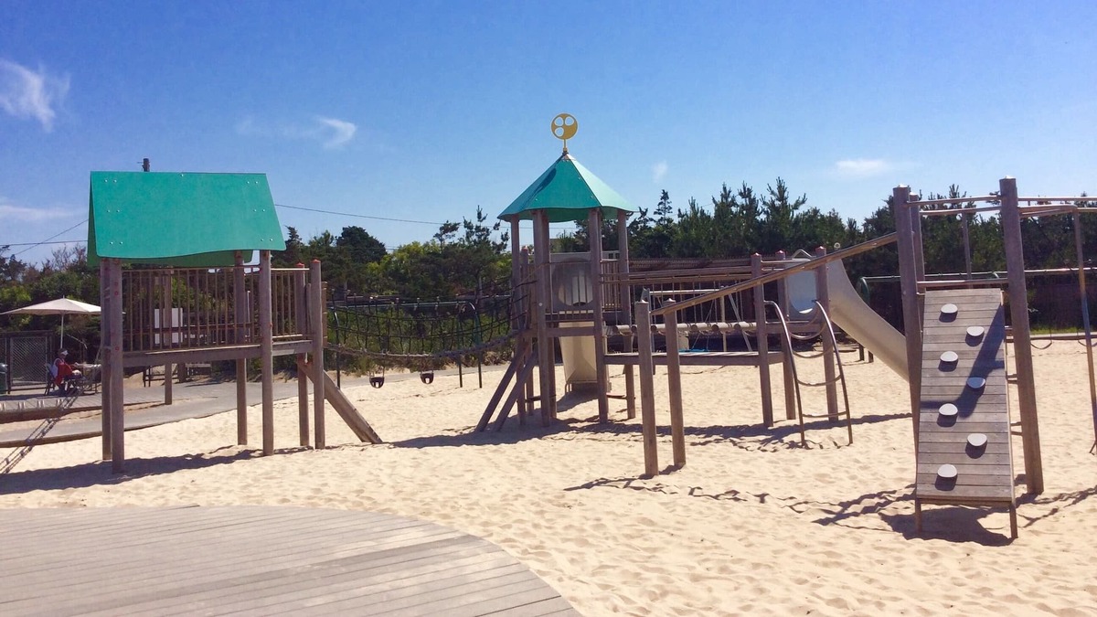 Ocean Beach House | Charming 4 bedroom Beach House on Fire Island