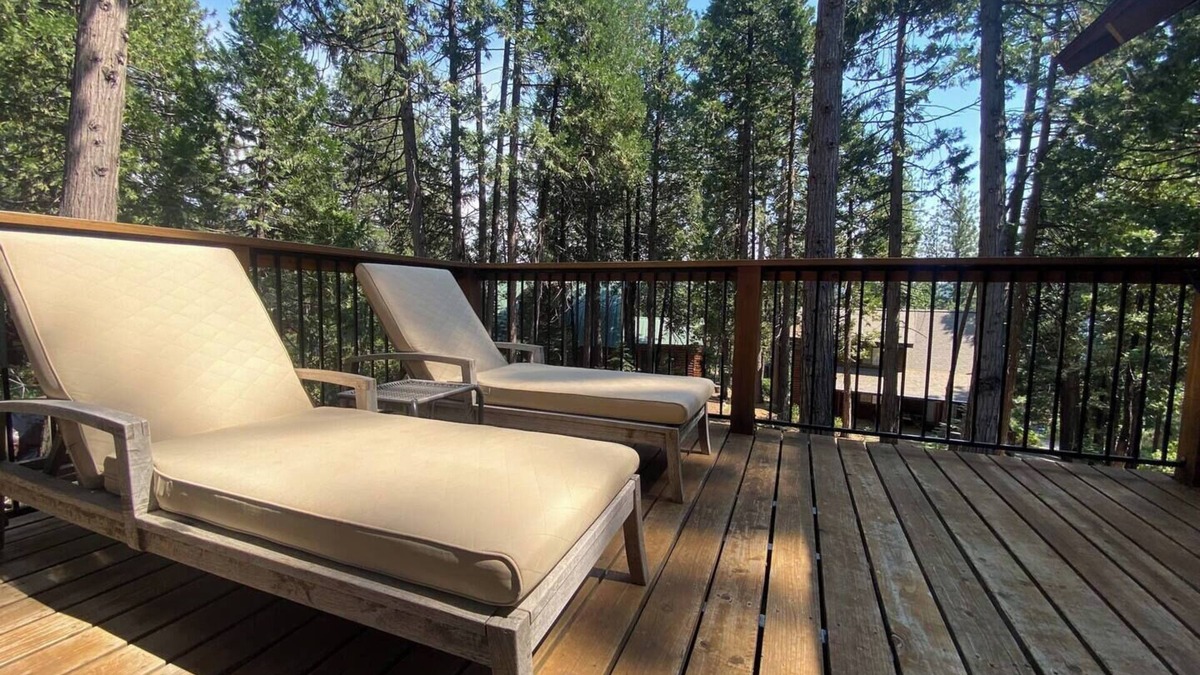 Long Barn Cabin | Charming 4-bedroom cabin with WiFi, AC, 5 miles from Pinecrest Lake/Dodge Ridge