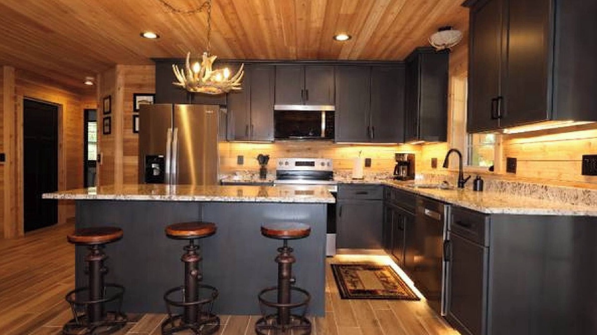 Imperial Cabin | Charming 4-bedroom cabin with fitness room and AC in Imperial