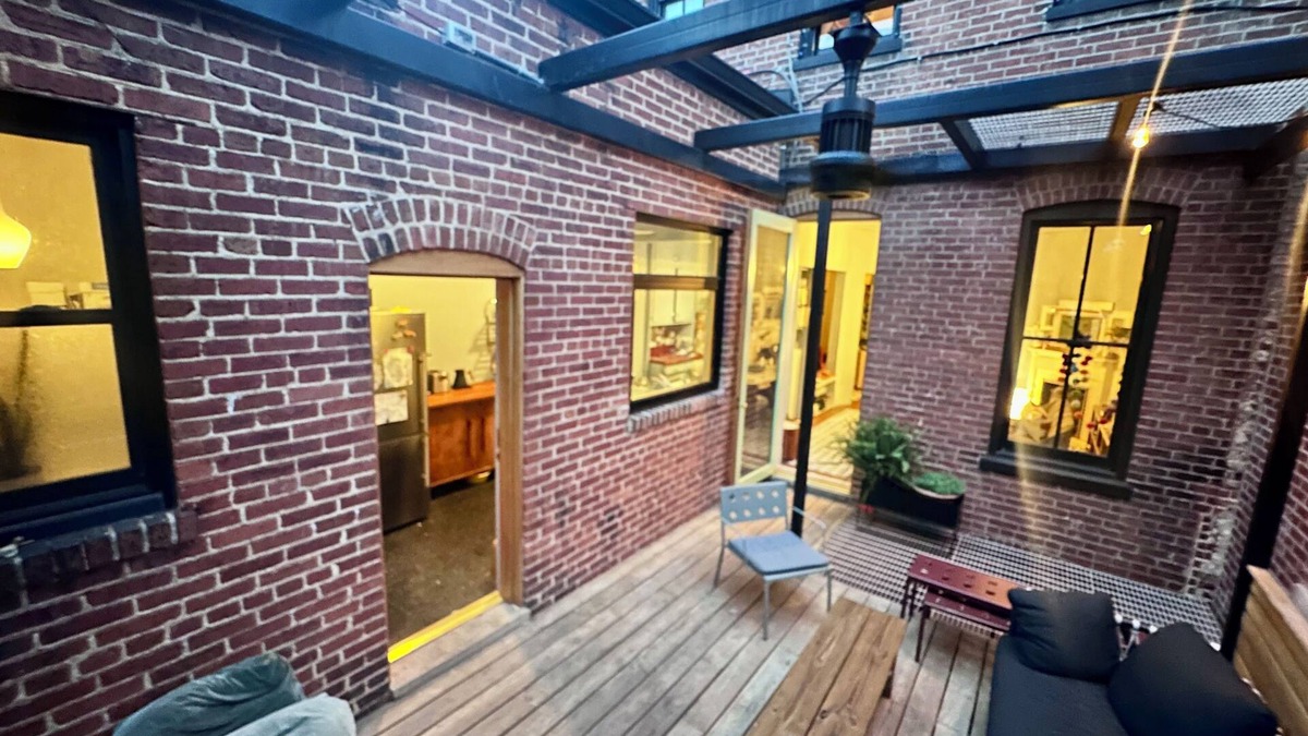 Cardozo House | Charming 4-bedroom house in the heart of DC.