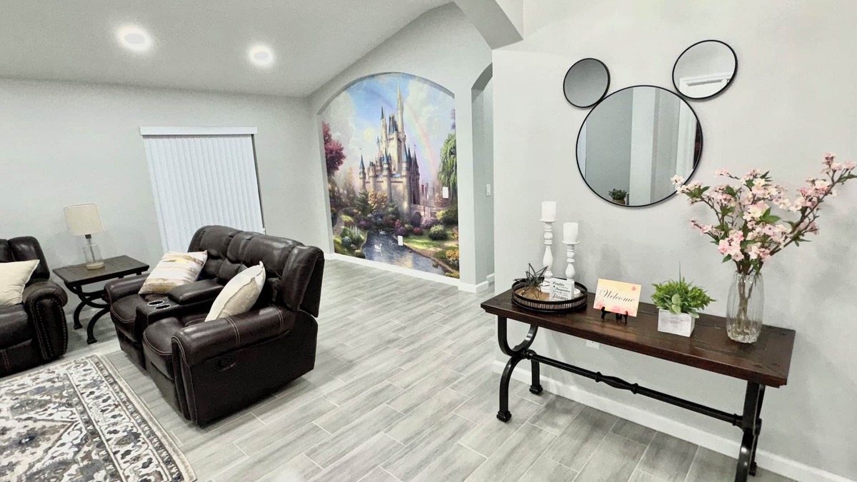 Cumbrian Lakes House | Charming 4-bedroom house with pool,WiFi, AC in Kissimmee near Disney