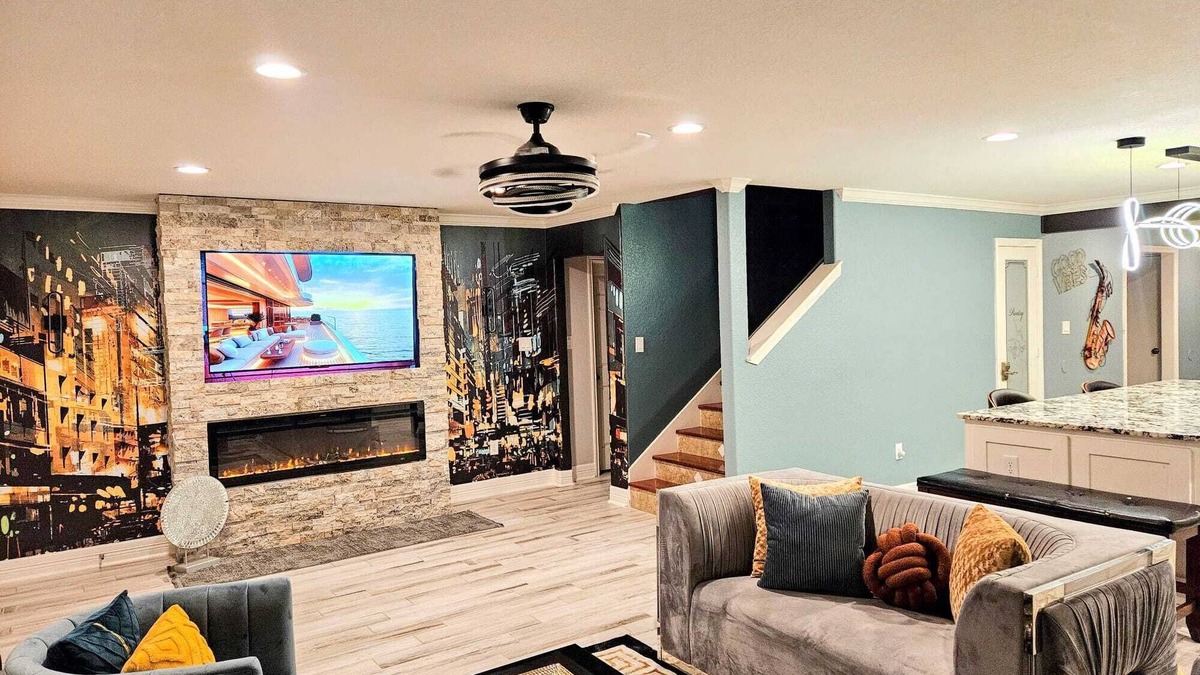 Rosenberg House | Charming 4-bedroom house with WiFi and AC in serene Rosenberg