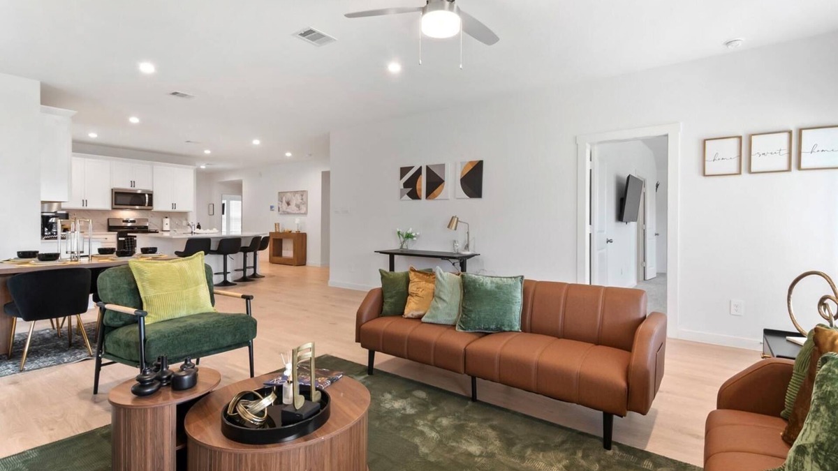 Barker House | Charming 4-bedroom house with AC, WiFi in peaceful Fulshear