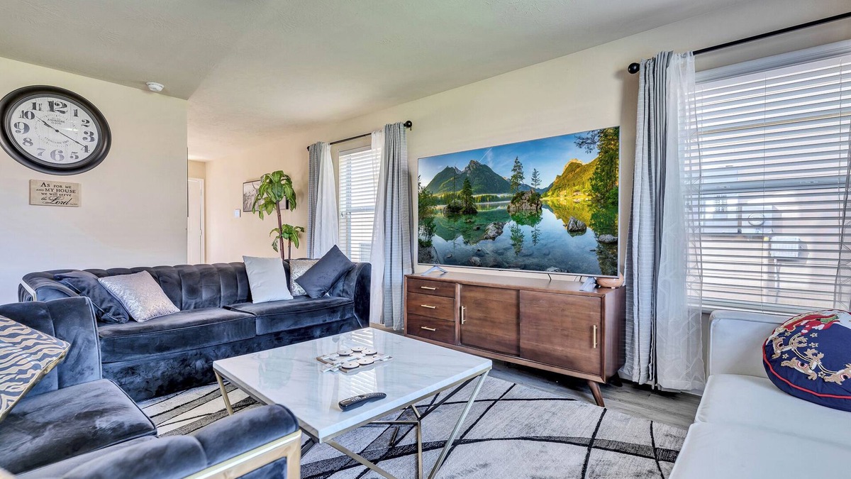 Houston House | Charming 4-bedroom house in peaceful Houston IAH with AC, WiFi