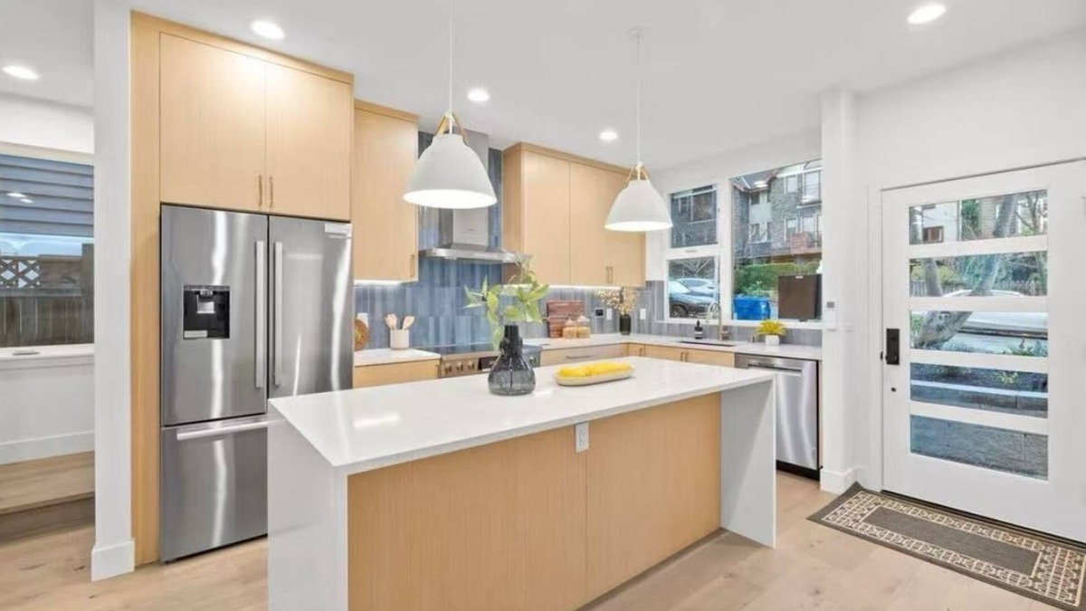 Wallingford House | Charming 4-bedroom house with lake view , WiFi and AC in wonderful Seattle