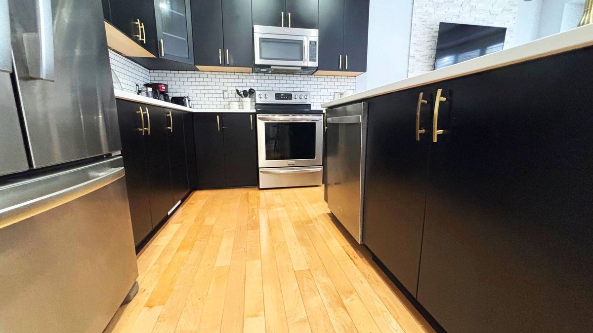 Leitrim House | Charming 4-bedroom house with WiFi and AC in welcoming Ottawa