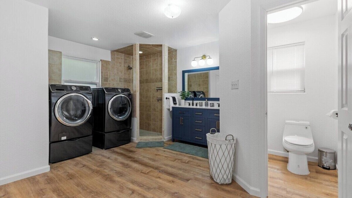 South Manchaca House | Charming 4-bedroom house with AC, WiFi in delightful Austin