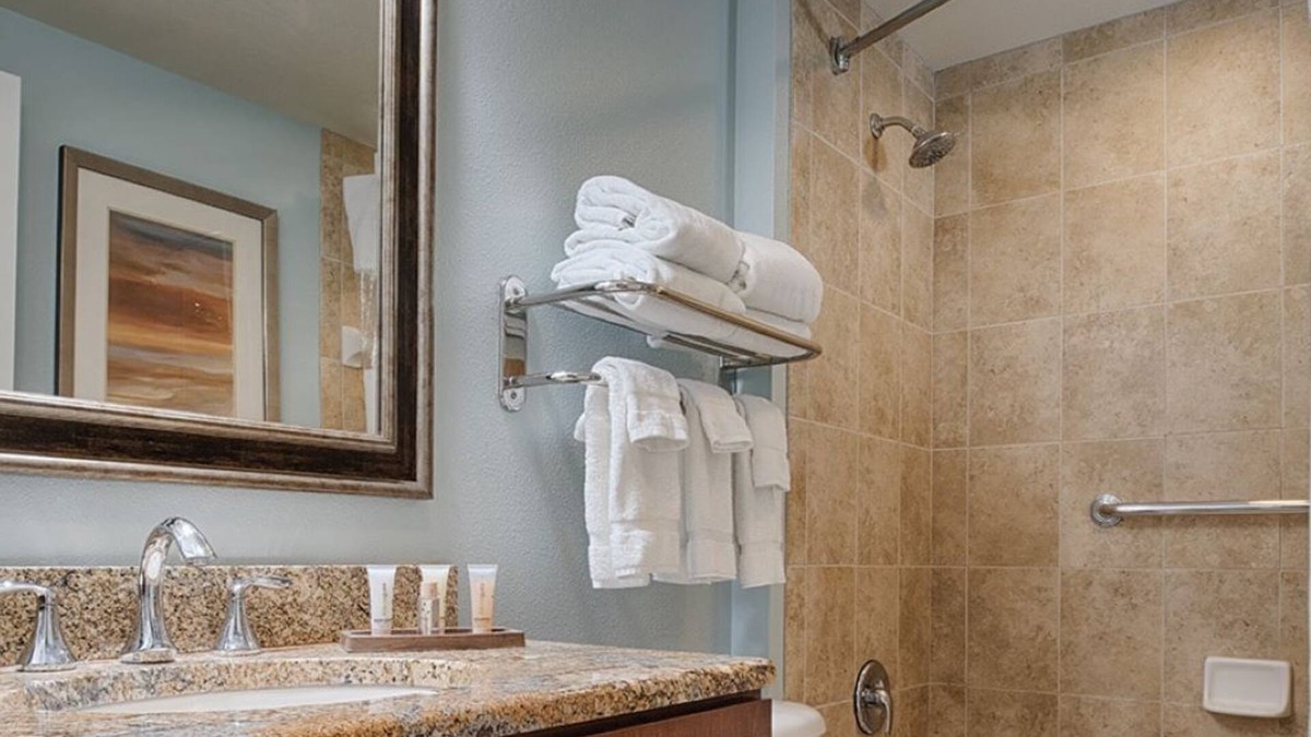 National Harbor Hotel | Charming 4-bedroom Presidnetial Suite in beautiful national Harbor.