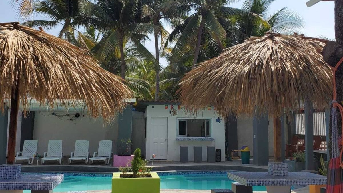 La Libertad House | Charming 4-bedroom house with AC and WiFi in delightful La Libertad
