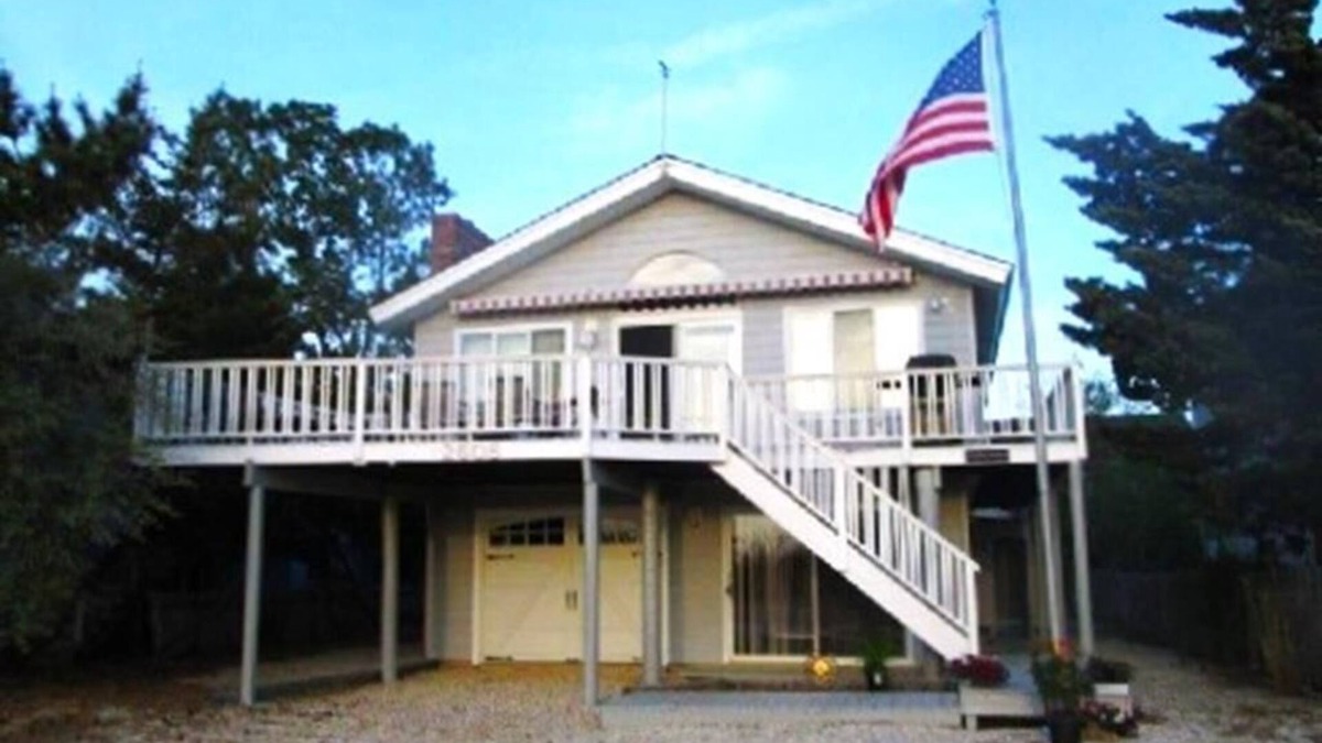 Beach Haven House | Charming 4-bedroom house in Barnegat Light with beautiful bay view.