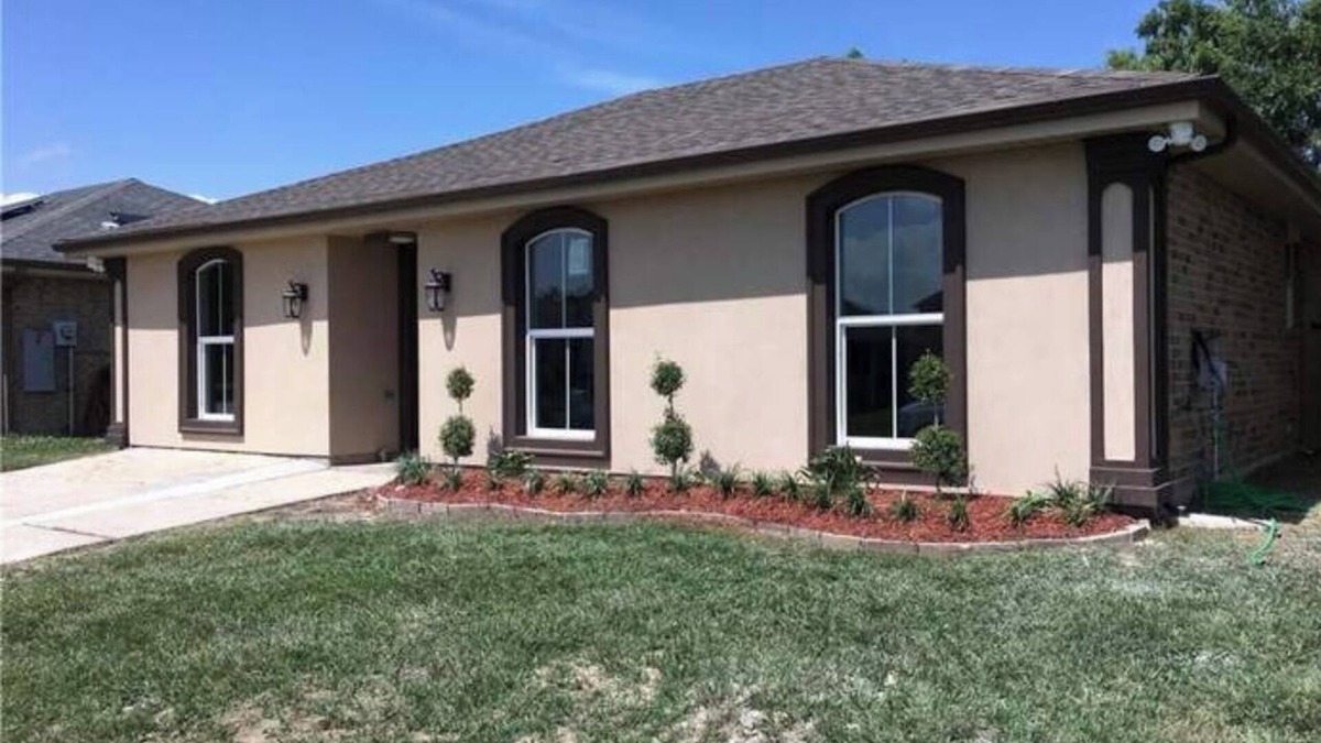 Little Woods House | Charming 4-bedroom house in New Orleans Subdivision with WiFi, AC, & security.