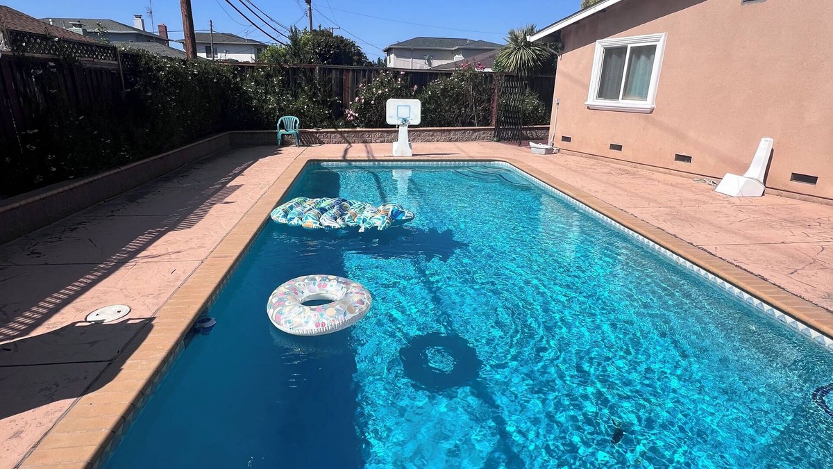 Santa Clara House | Charming 4-bedroom house with Sparkling Pool in serene Santa Clara