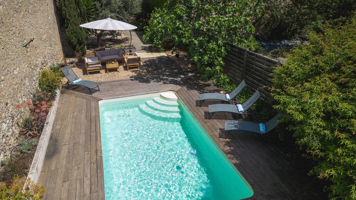 Pouzolles Villa | Charming, 4 bedroom village house with pool and large garden