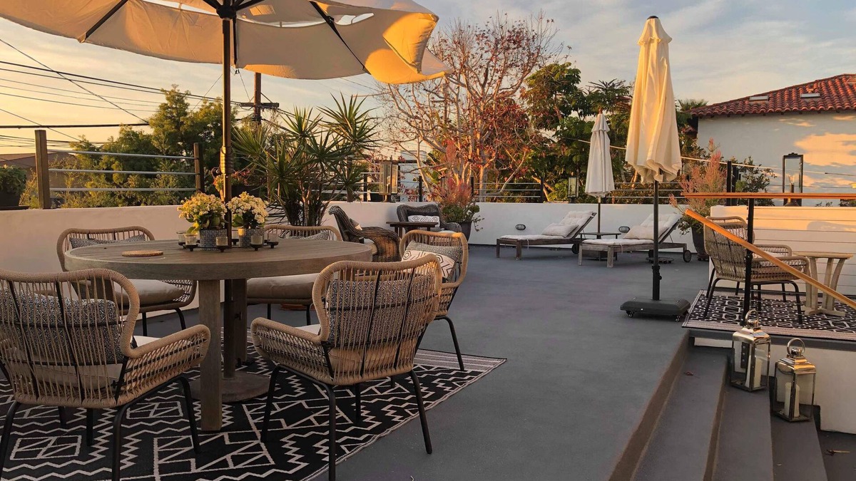 La Jolla House | Charming 4 BR/2 BA Birdrock Beach House with Some Ocean View