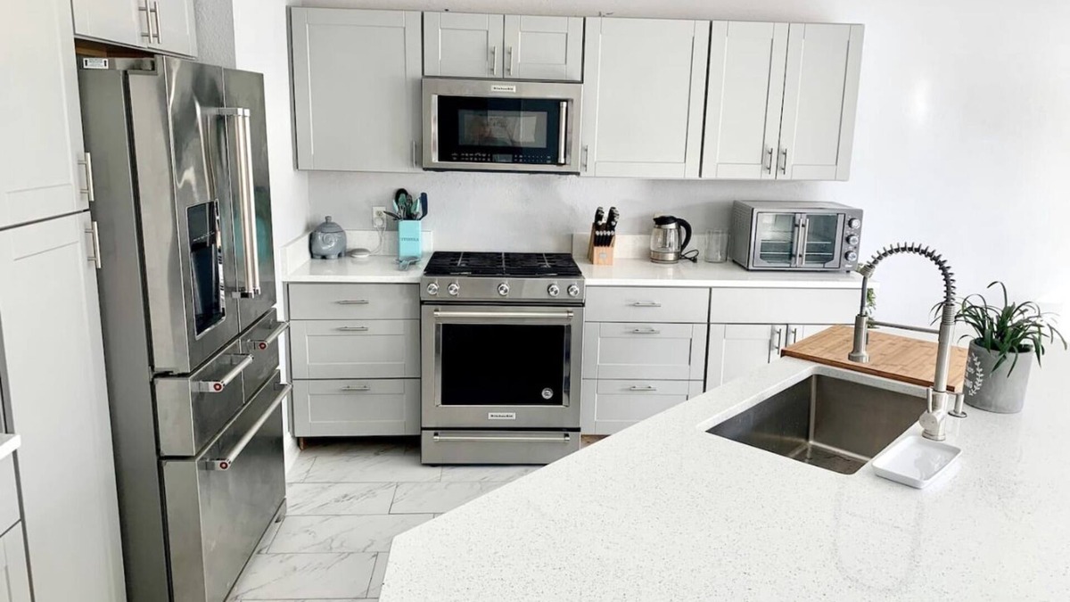Humble House | Charming 4bed/3bath 2-Story Home near IAH