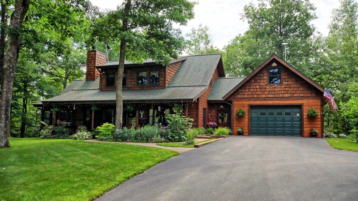 Hayward Cabin | Charming 5-bedroom cabin just outside Hayward near OO, Tiger Cat,and Spider Lake