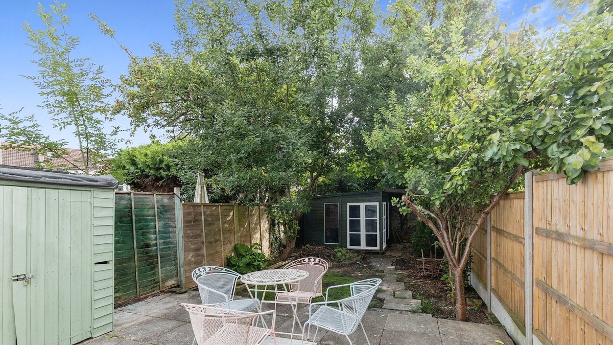 Horfield House | Charming 6 Bedroom House Bristol