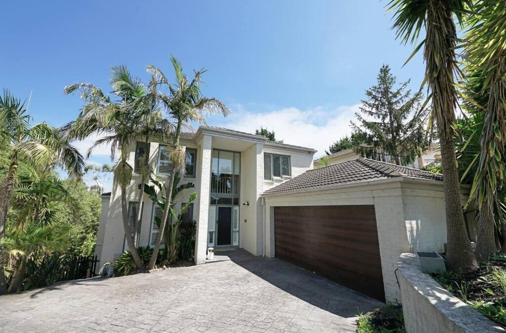 Doncaster East Villa | Charming 6 BRM Villa in Melbourne Mullum Mullum Precinct