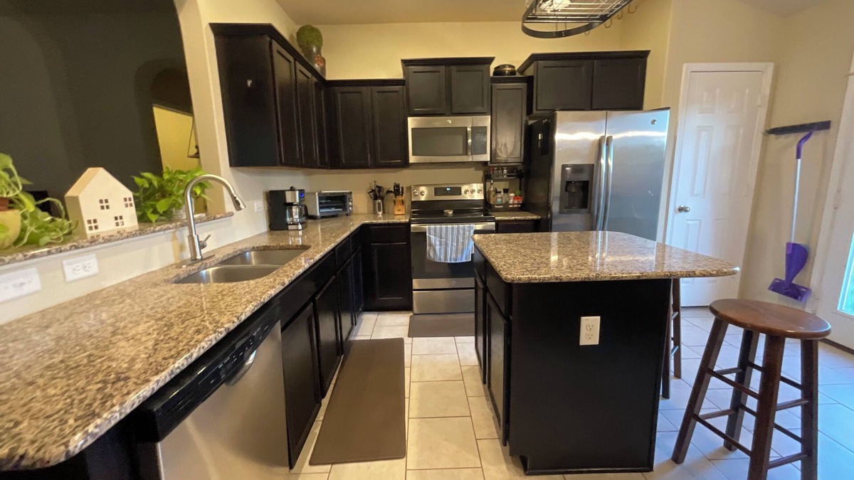 Lockhart House | Charming abode~easy access to AUS, COTA, San Marcos Shopping