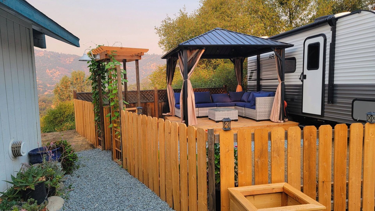 Ahwahnee Cottage | Charming Ahwahnee Cottage — Oak-Studded Views, Yosemite at Your Doorstep
