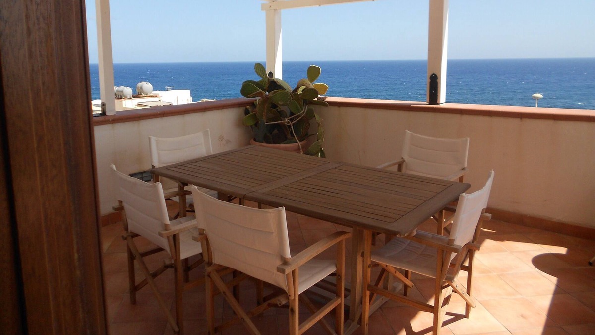 Marettimo House | Charming airplane house by the sea with terrace