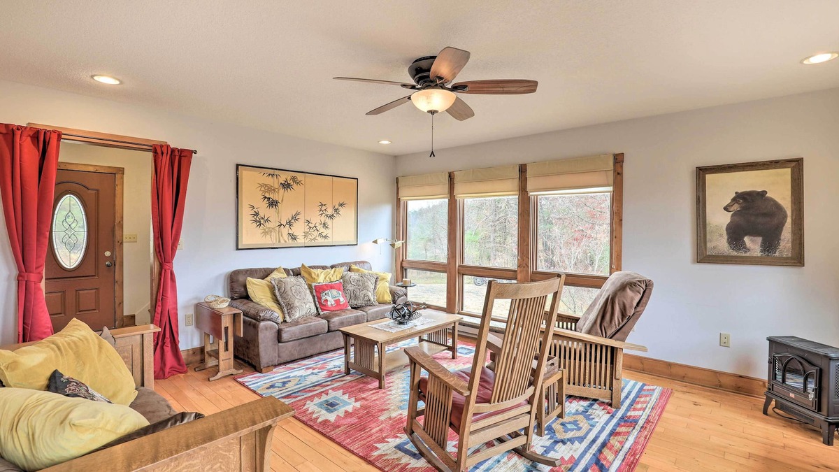 Weaverville Cabin | Charming Alexander Cabin w/ Private Hot Tub!