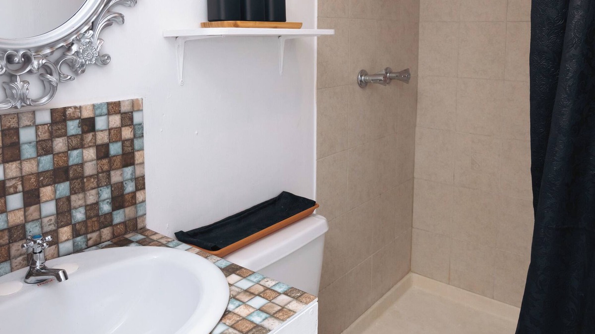 Old Trees Bay Apartment | Charming and cozy studio in Saint James with AC and WiFi.