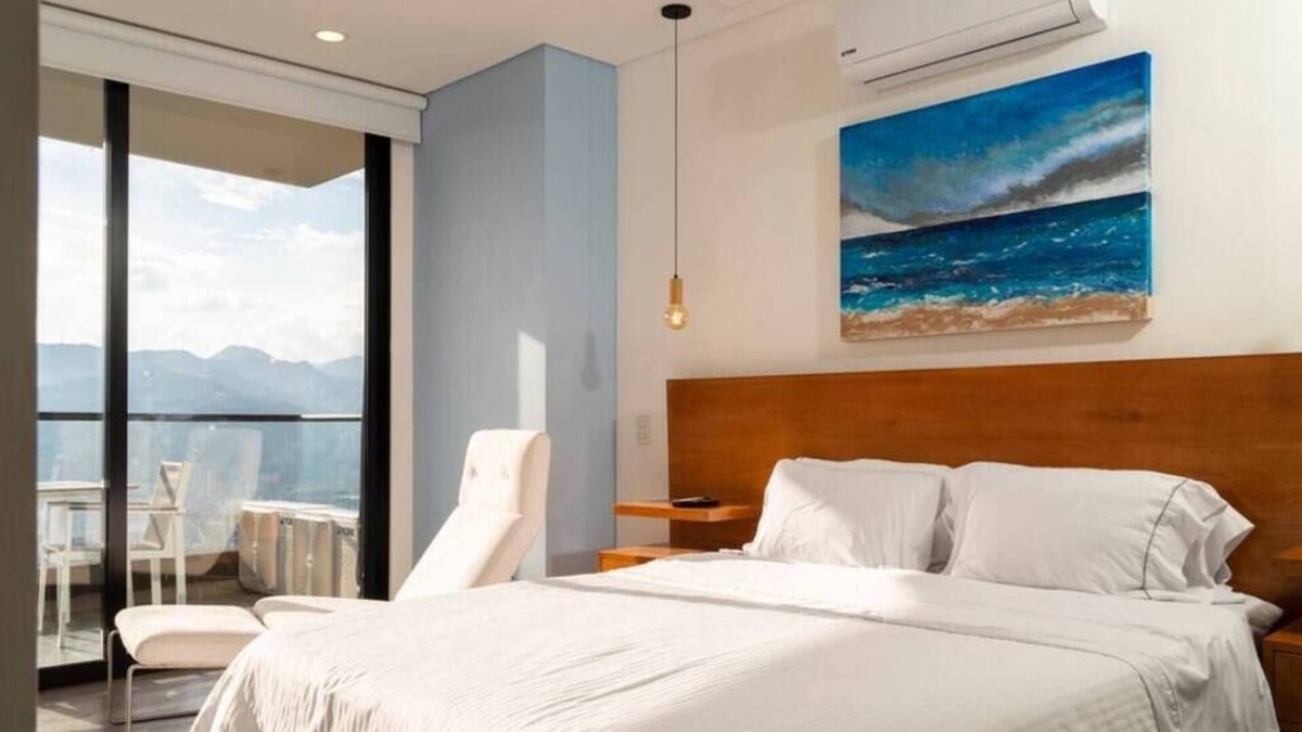 El Poblado Apartment | Charming and Luxury Suite with Panoramic View-2 AC