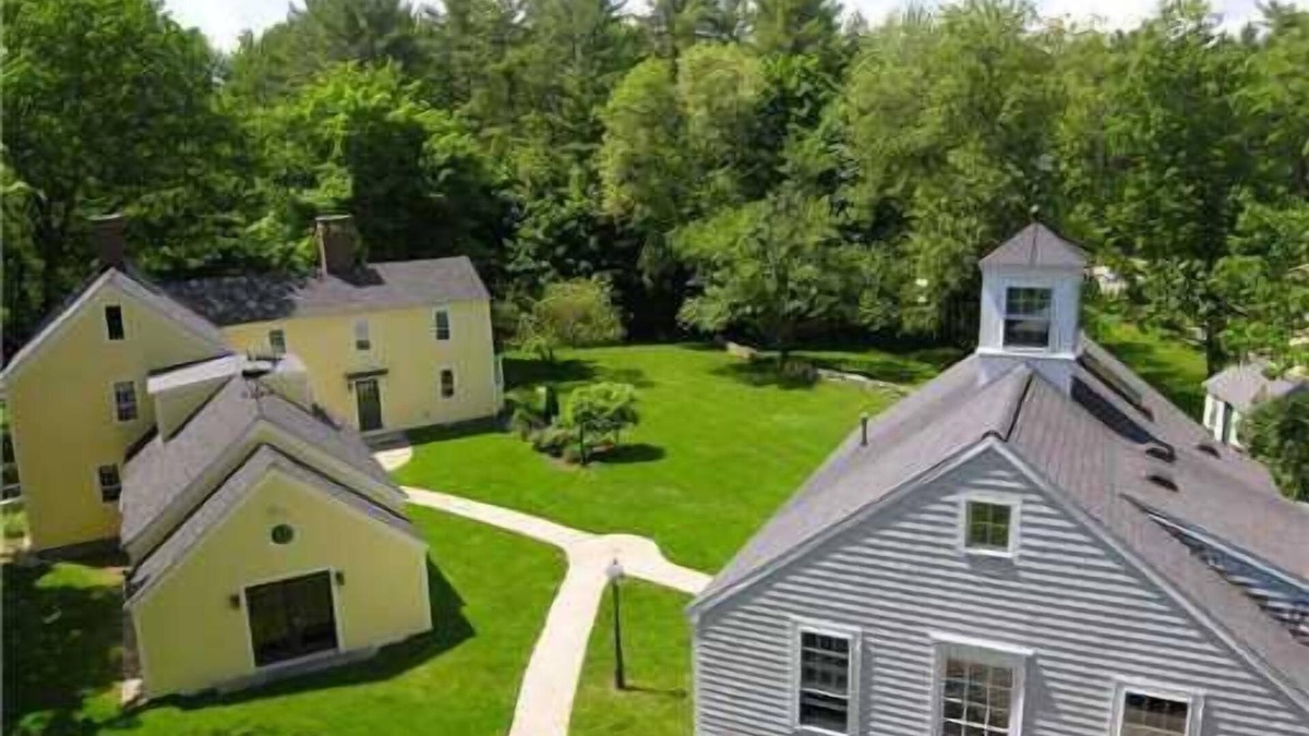 Kennebunkport Apartment | Charming and Romantic Arundel Farm. Close to all Beaches in the Kennebunks!