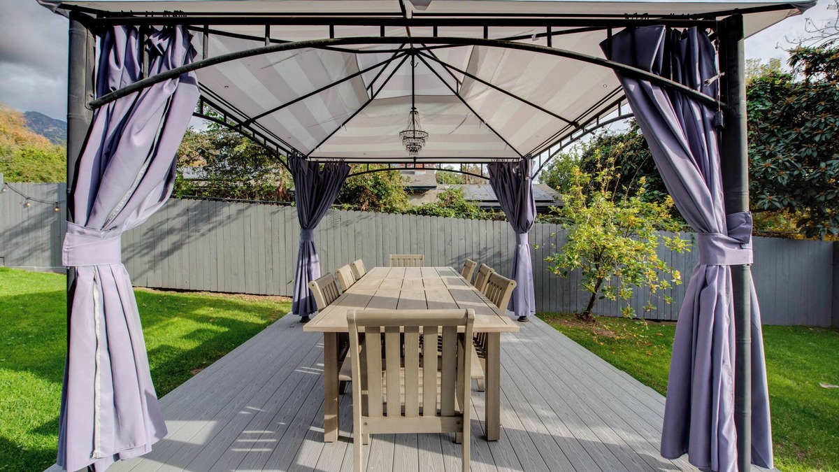 Altadena House | Charming and Serene 2-bedroom house with AC and WiFi in Altadena