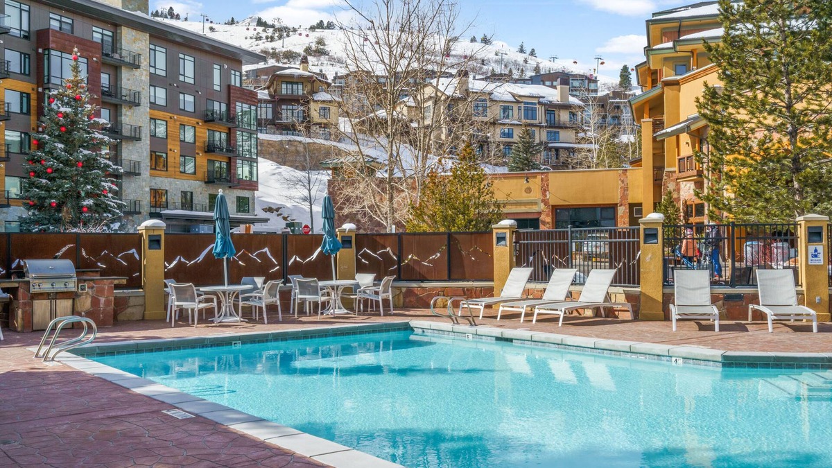 Park City Condo | Charming and spacious Sundial Lodge condo in the heart of Canyons Village