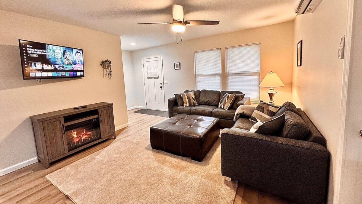 Shell Point House | Charming and Specious. Pets Yes