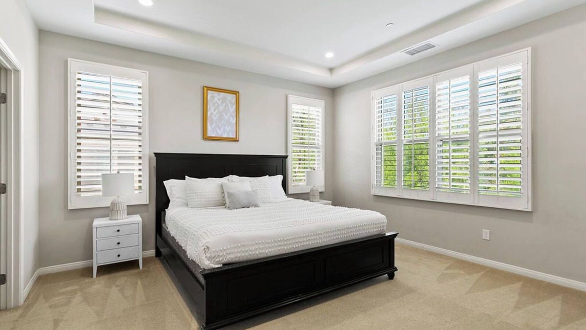 Stonegate House | Charming and Stylish 3 Bedroom End Unit Townhouse Awaits Your Arrival #25
