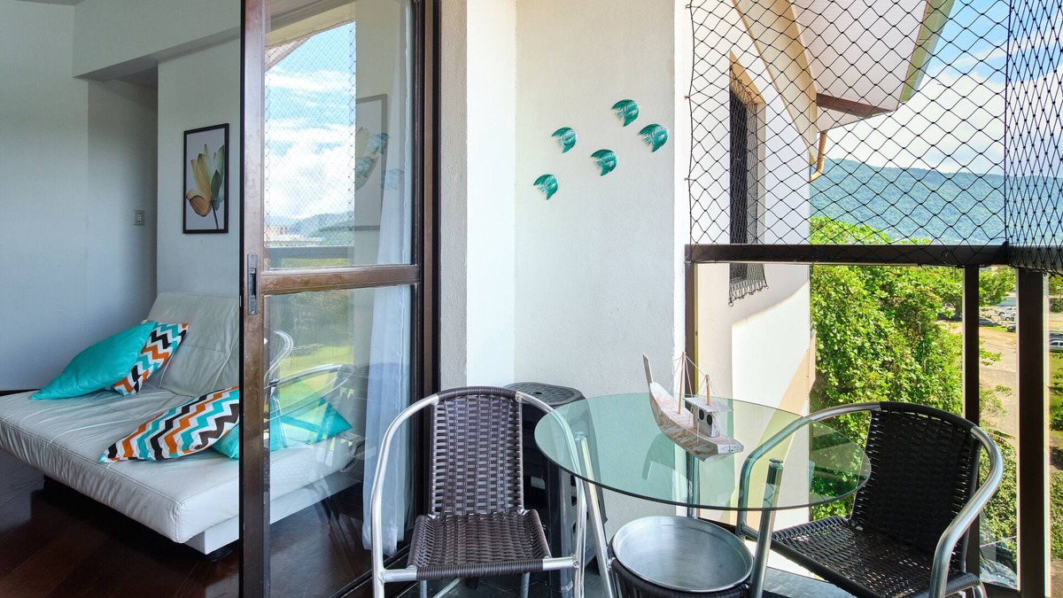 Barra da Lagoa Apartment | Charming apartment 200m from the street + ubatuba tourist