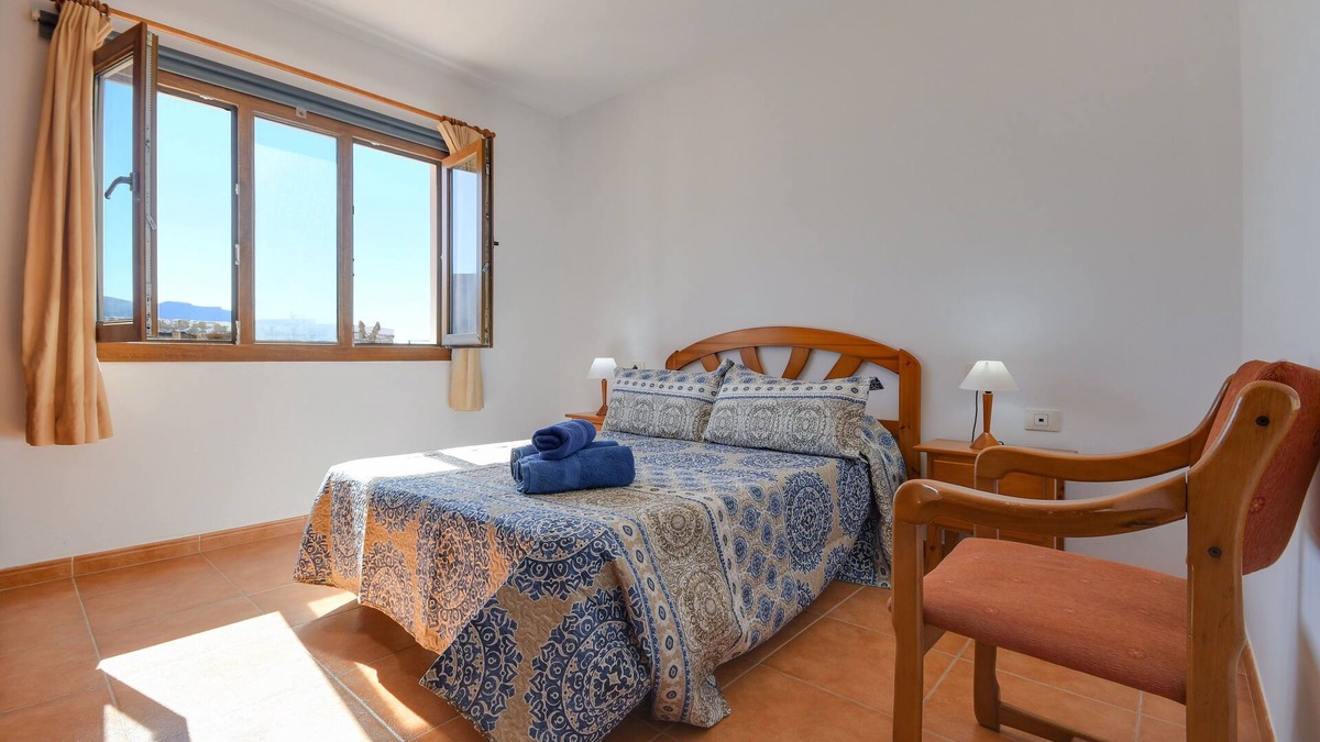 Caleta de Sebo Apartment | Charming Apartment "Flor Seis" with Sea View or Mountain View, Wi-Fi & Terrace