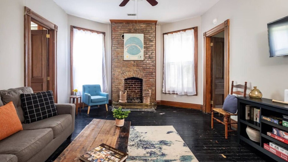 Highlands Apartment | Charming Apartment in the highlands 2bd/1bth