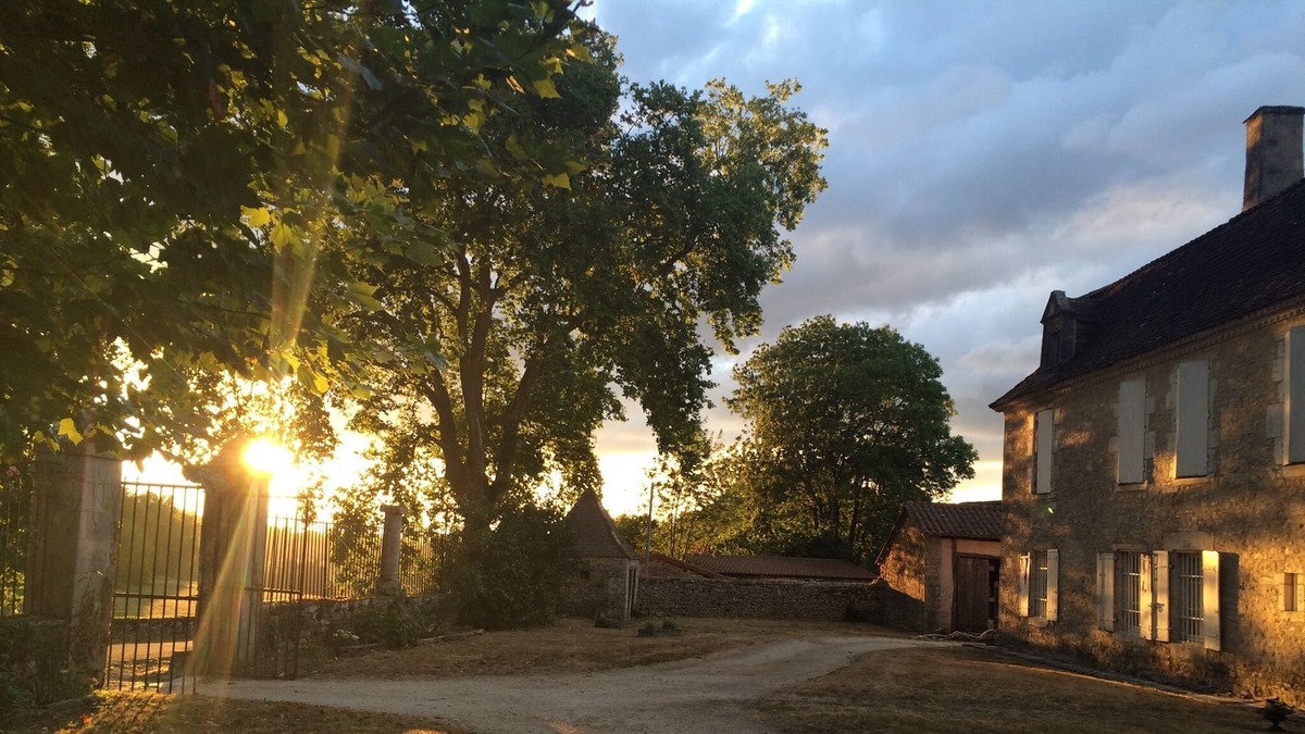 Ajat Apartment | Charming apartment in 19th century manor house