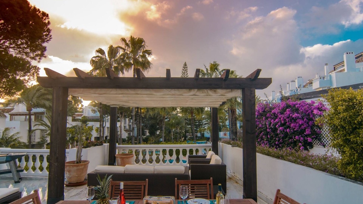 Nikki Beach Apartment | Charming apartment in White Pearl Beach w/generous terrace