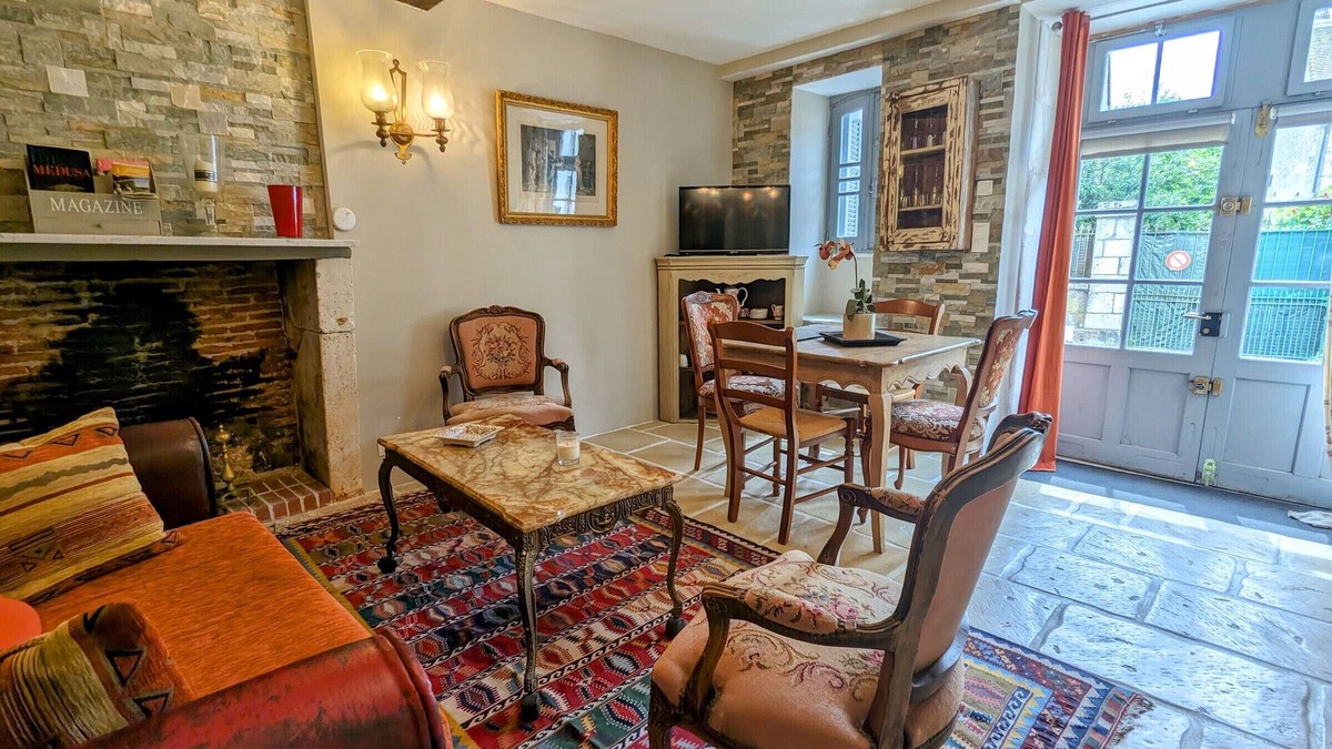 Le Blanc Apartment | Charming Apartment in Heart of Le Blanc near Chateau Naillac, Free Parking