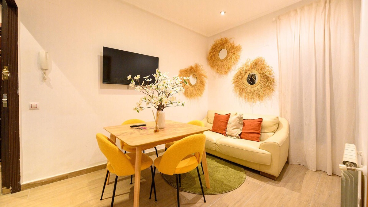 Barrio de La Latina Apartment | Charming Apartment in La Latina with Shared Patio PAL10