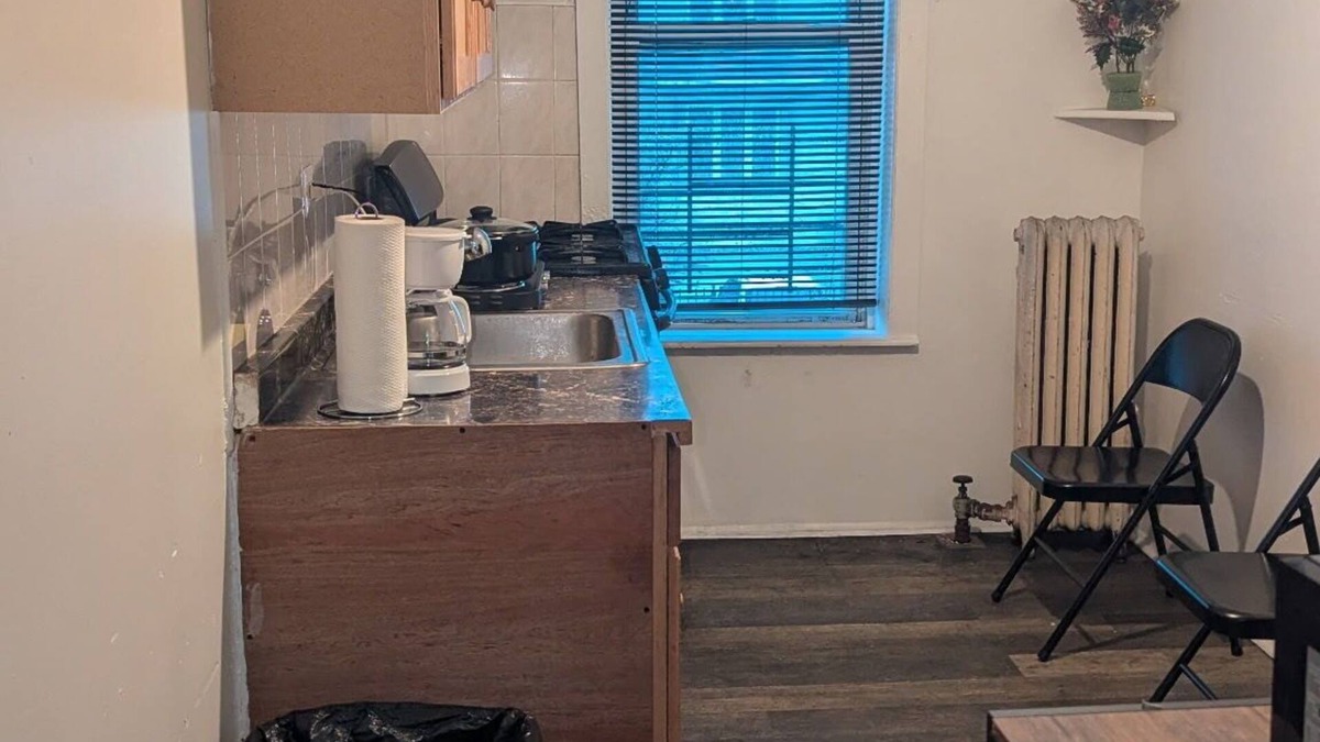 Queens Apartment | Charming apartment in Queens with WiFi and AC near to airport, train & shopping