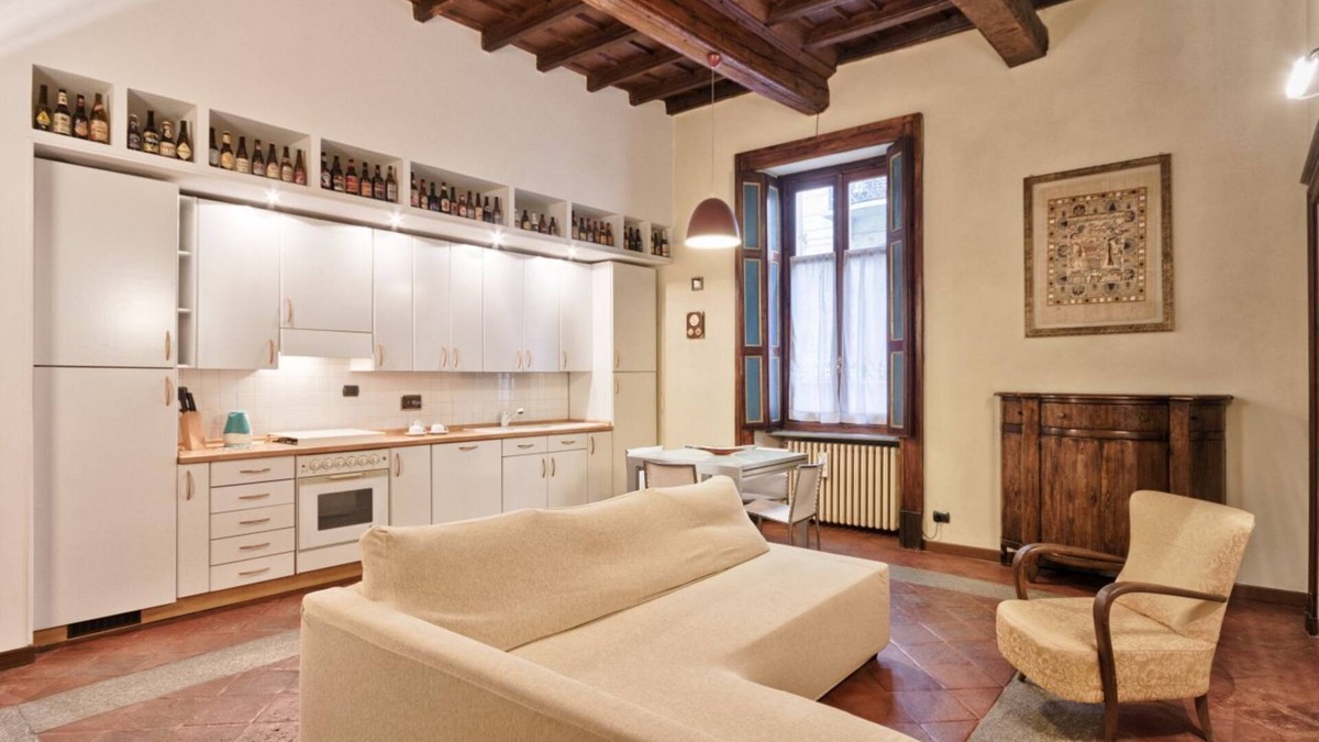 Roman Quarter Apartment | Charming apartment in the historic center, a few meters from Piazza Castello and very close to all the main monuments of the city, reachable on foot. You can enjoy all the beauties of Turin in complete freedom, between an aperitif in the city center, a v