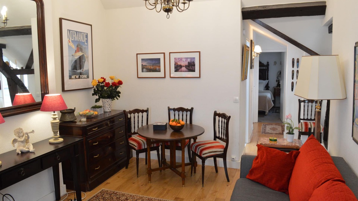 Marais Apartment | Charming Apartment In The Heart Of Paris Marais – 1 Br. Sleeps 4 Air Condition