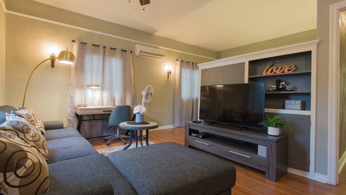 South Arroyo Apartment | Charming Apartment in the Central Pasadena