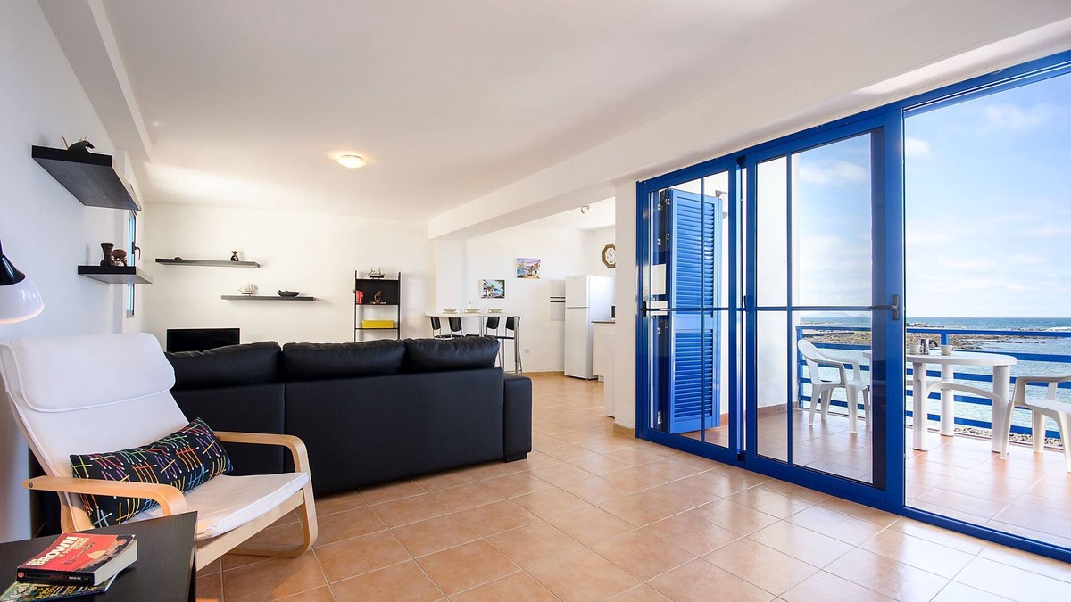 Orzola Apartment | Charming Apartment on the Oceanfront with Balcony & Wi-Fi